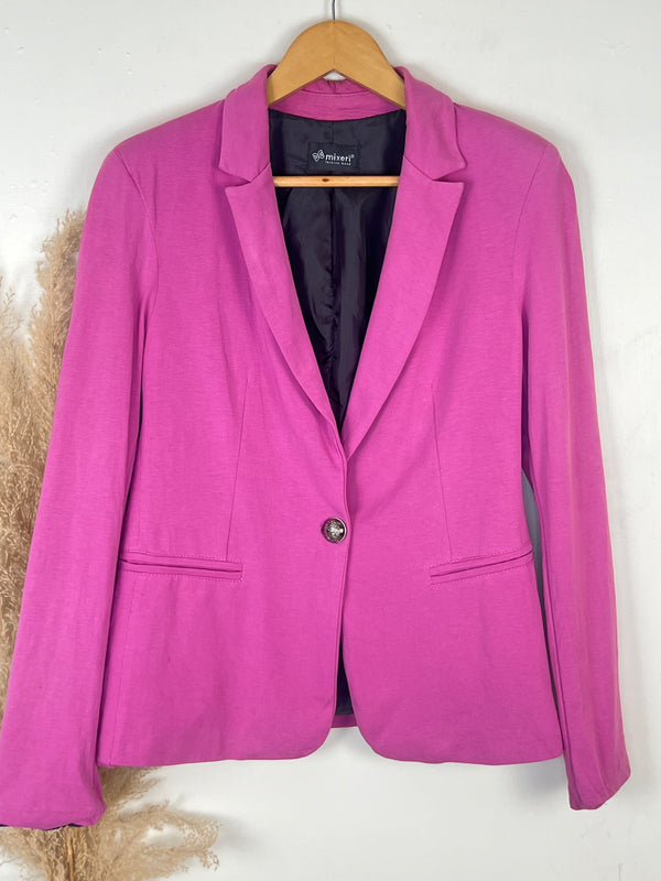 Elegant Buttoned Solid Pink blazer