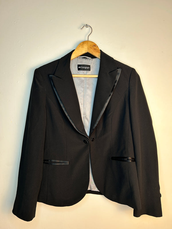 Classic Double Pocket Hooked Black Blazer