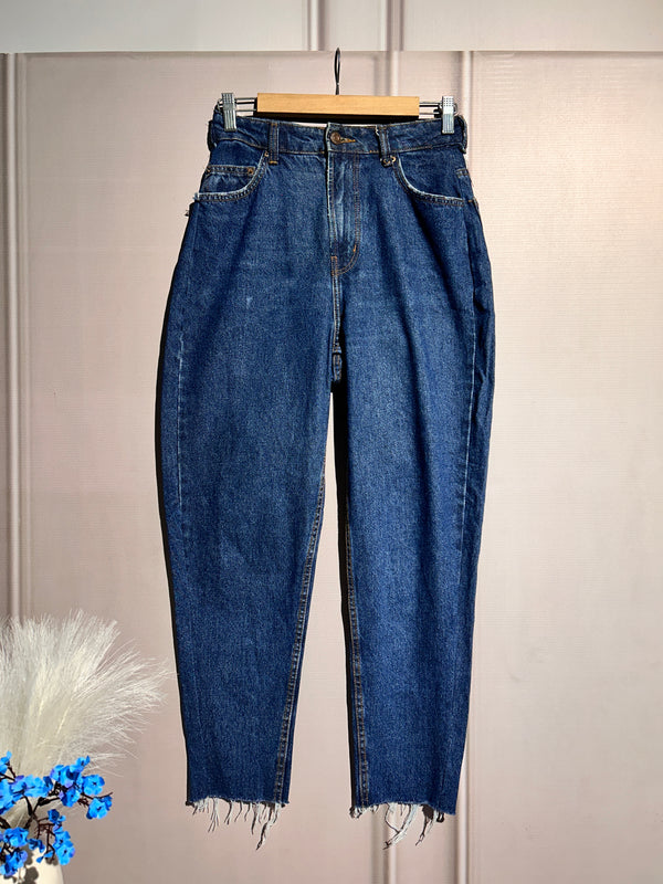 Bershka High-Waist Blue Mom-Fit Jeans