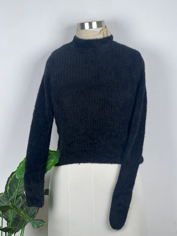 Simplicity Round-Neck Black Sweater